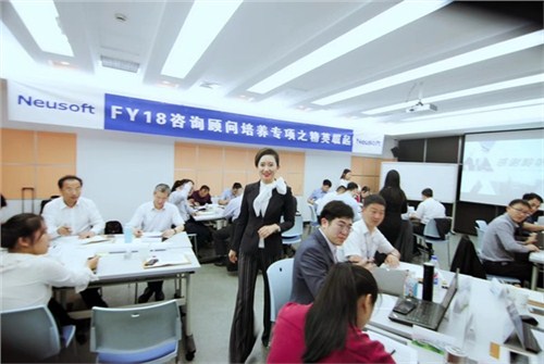 昆明企業禮儀教學班 云南皇禮禮儀學院提供專業培訓與信息技術咨詢服務
